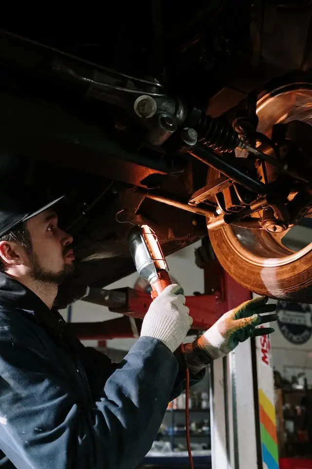 mechanics near alexandria working on auto repair